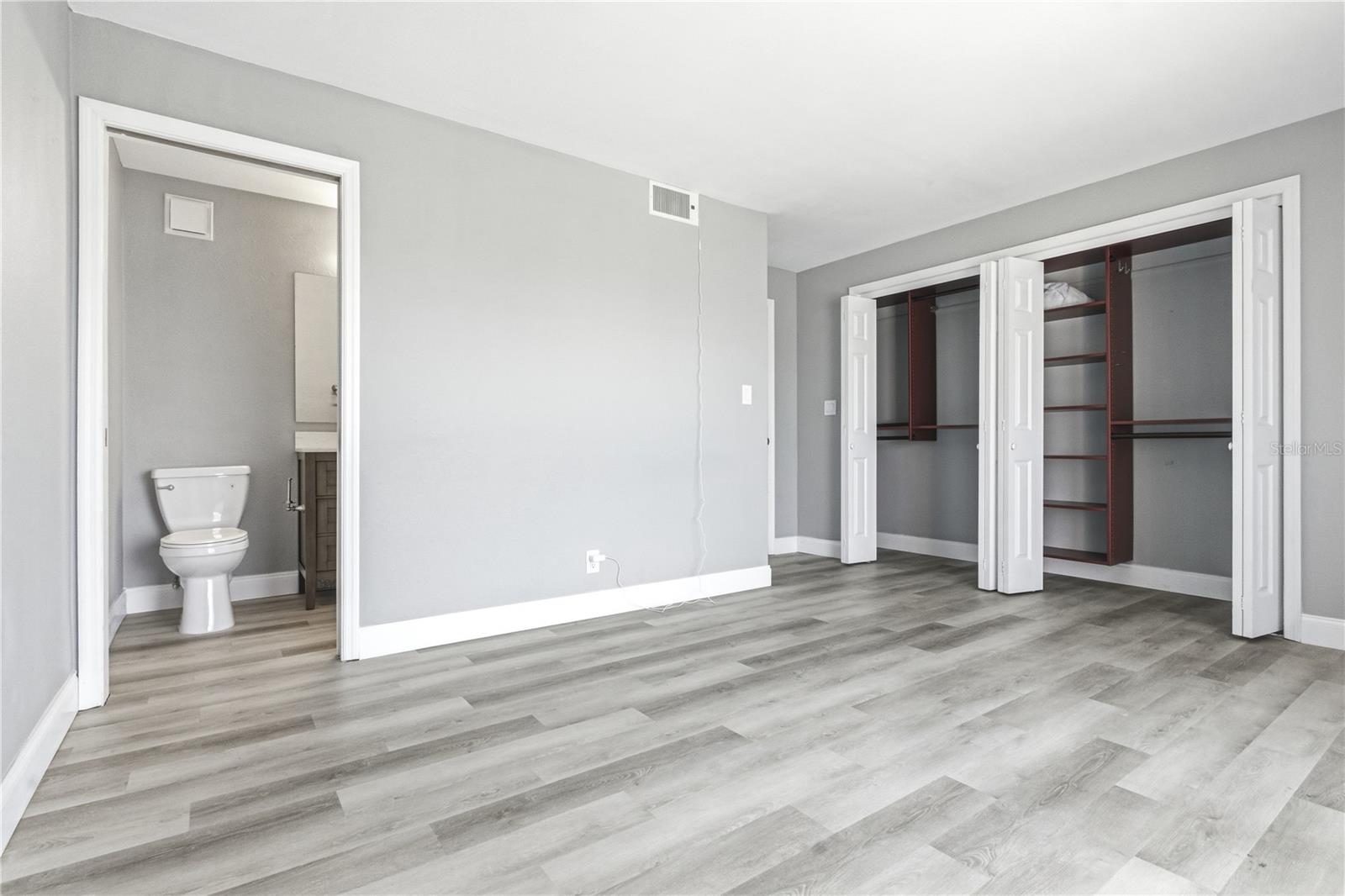12482 CAPRI CIR N, TREASURE ISLAND, FL — photo 36