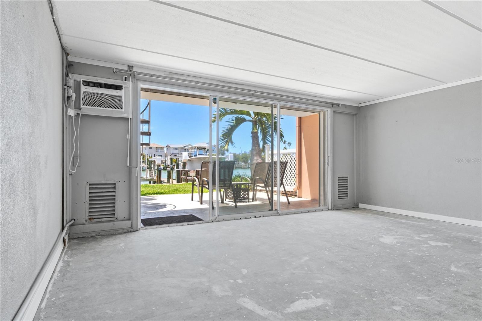 12482 CAPRI CIR N, TREASURE ISLAND, FL — photo 60