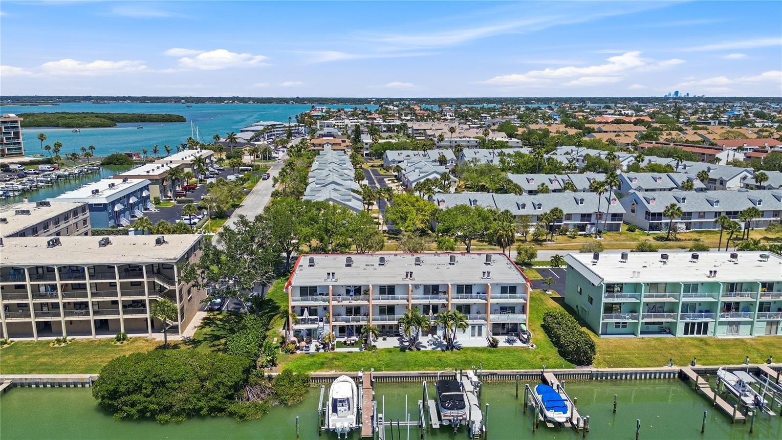 12482 CAPRI CIR N, TREASURE ISLAND, FL — photo 64