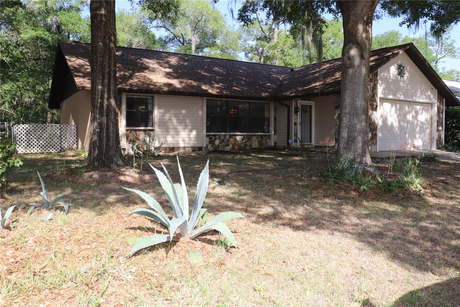1112 NE 130 TER, SILVER SPRINGS, FL — photo 2