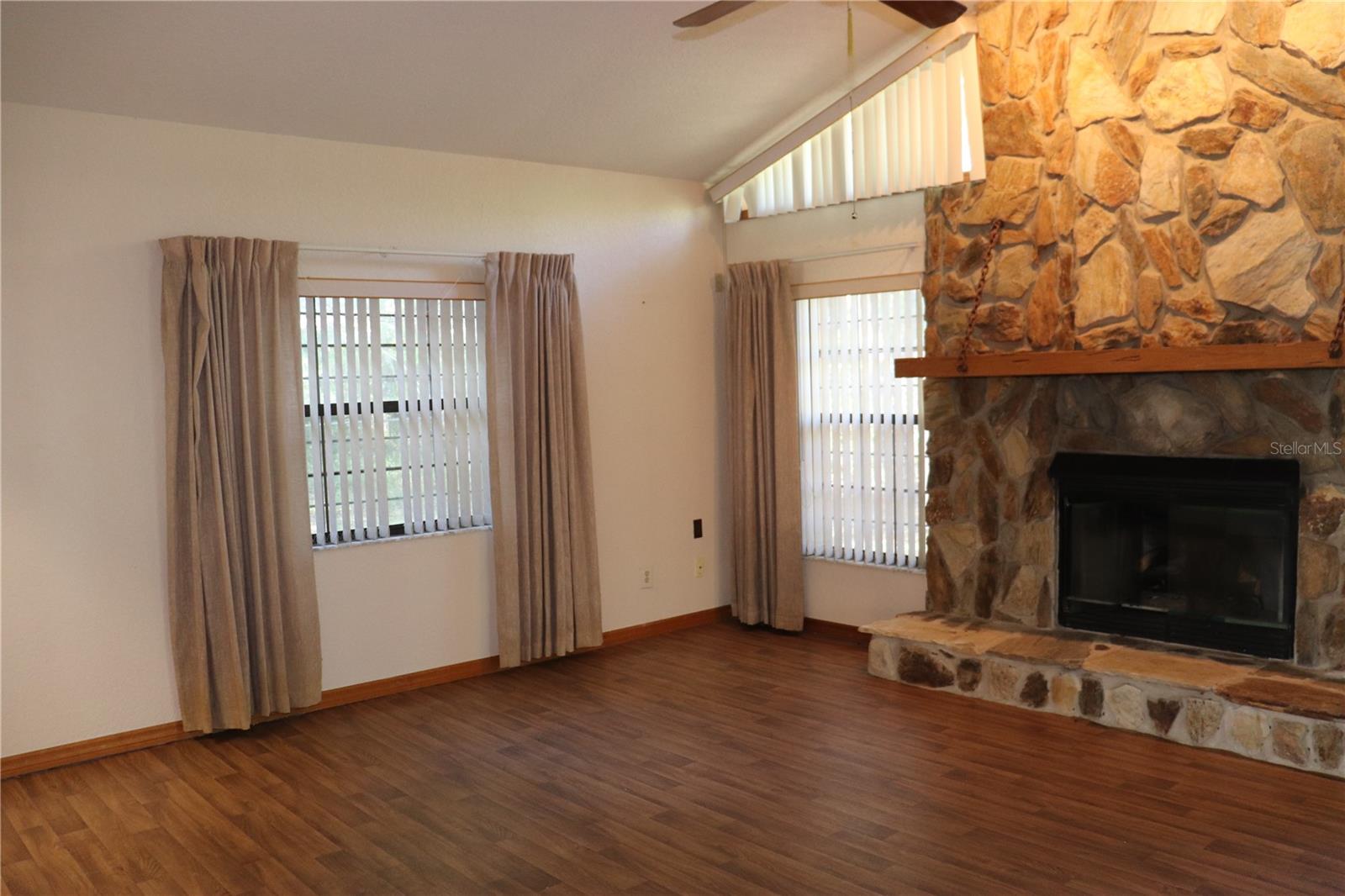 1112 NE 130 TER, SILVER SPRINGS, FL — photo 10