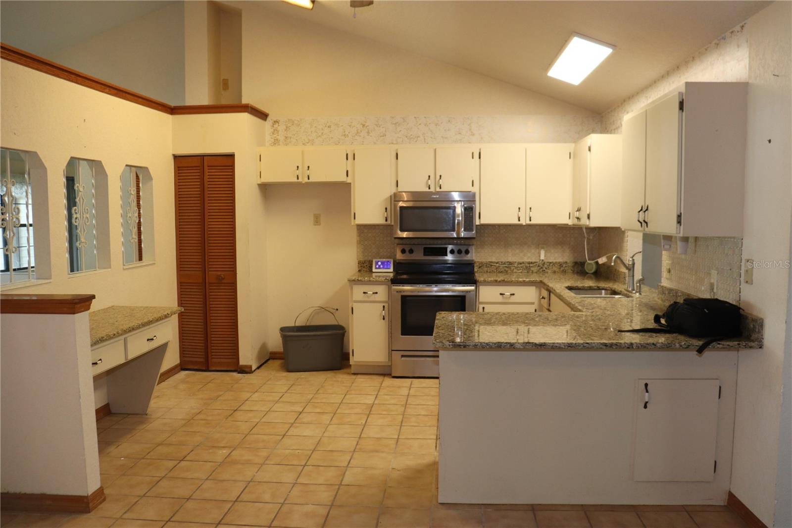 1112 NE 130 TER, SILVER SPRINGS, FL — photo 11
