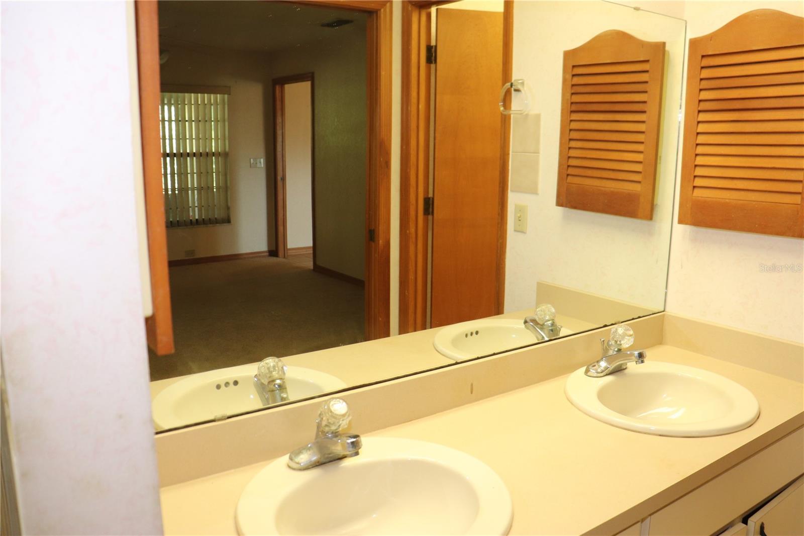 1112 NE 130 TER, SILVER SPRINGS, FL — photo 17