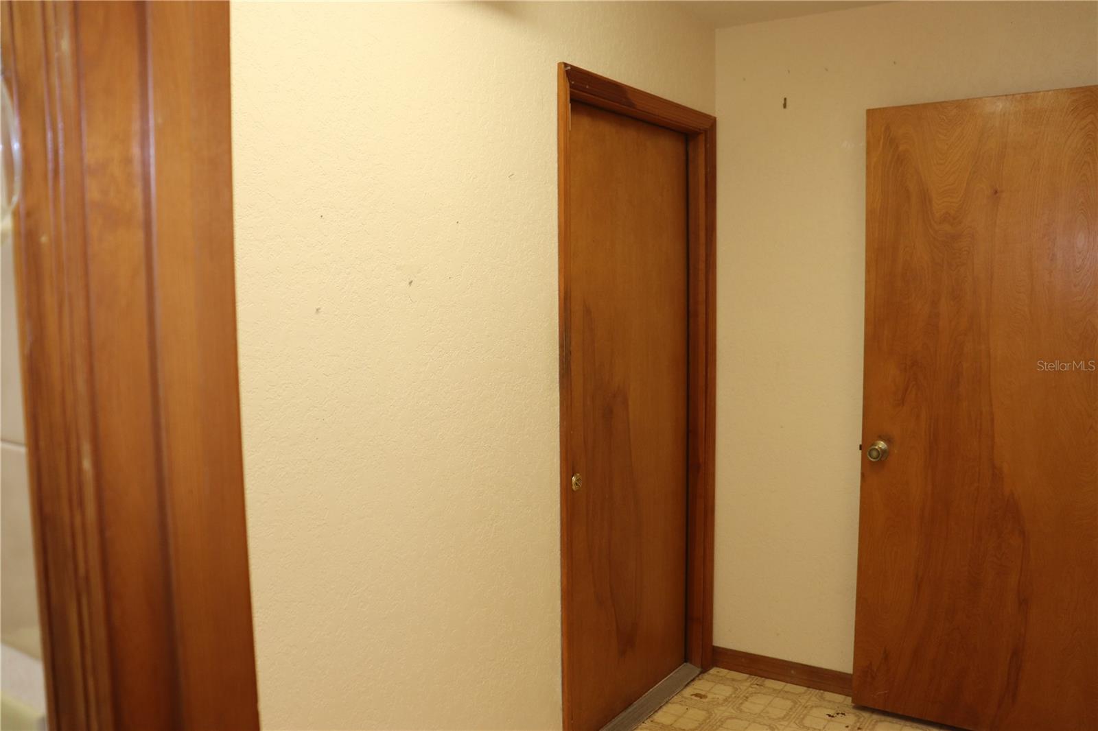 1112 NE 130 TER, SILVER SPRINGS, FL — photo 18