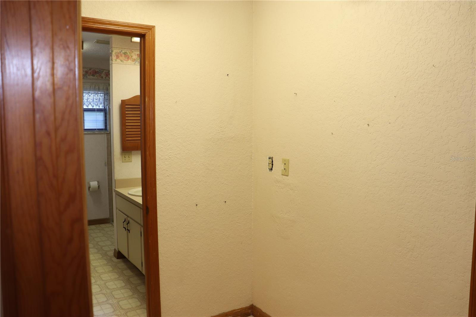 1112 NE 130 TER, SILVER SPRINGS, FL — photo 19