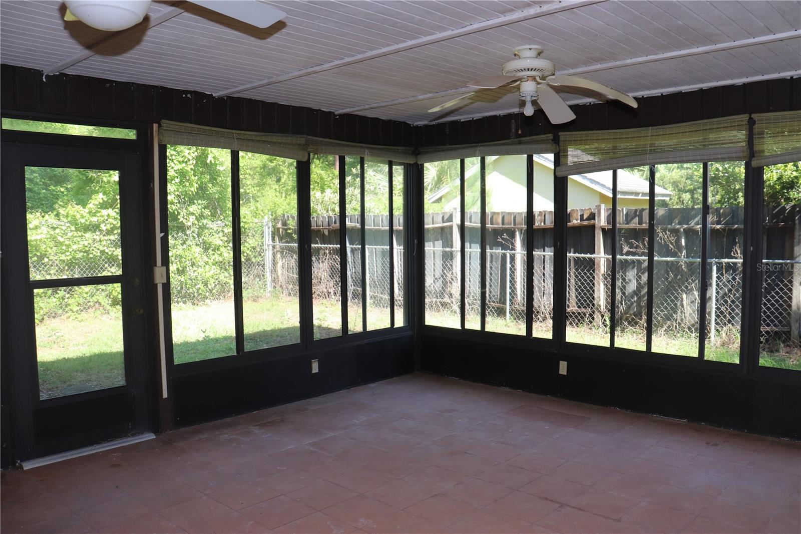 1112 NE 130 TER, SILVER SPRINGS, FL — photo 31