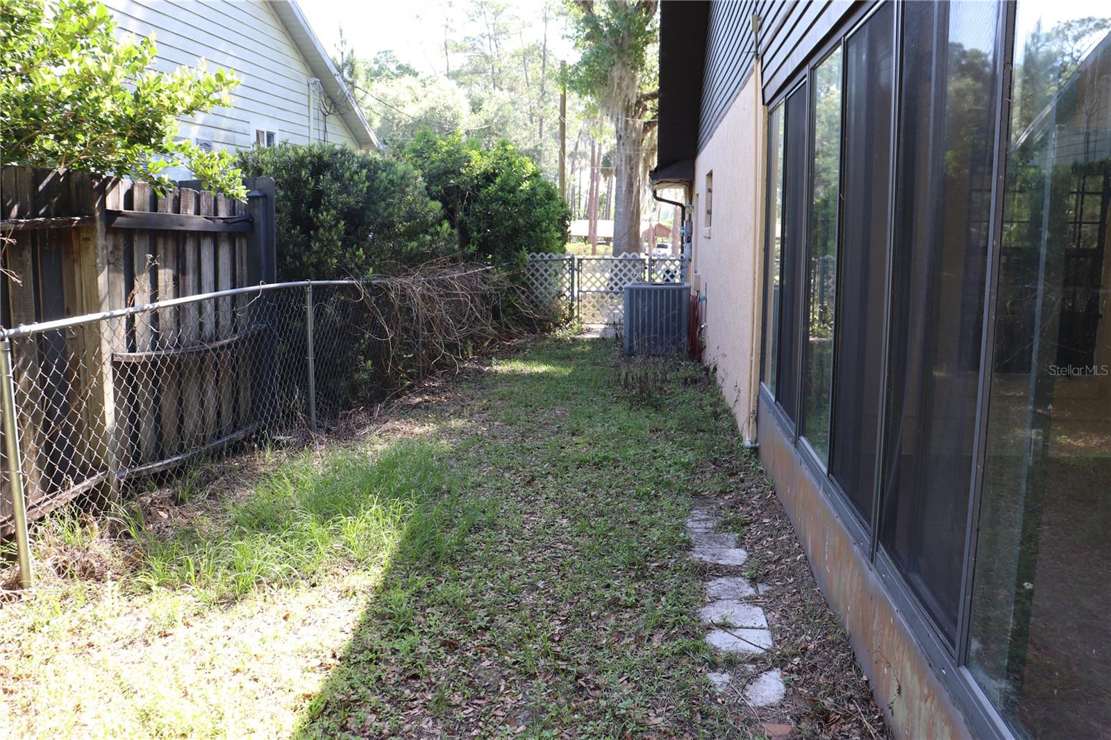 1112 NE 130 TER, SILVER SPRINGS, FL — photo 34