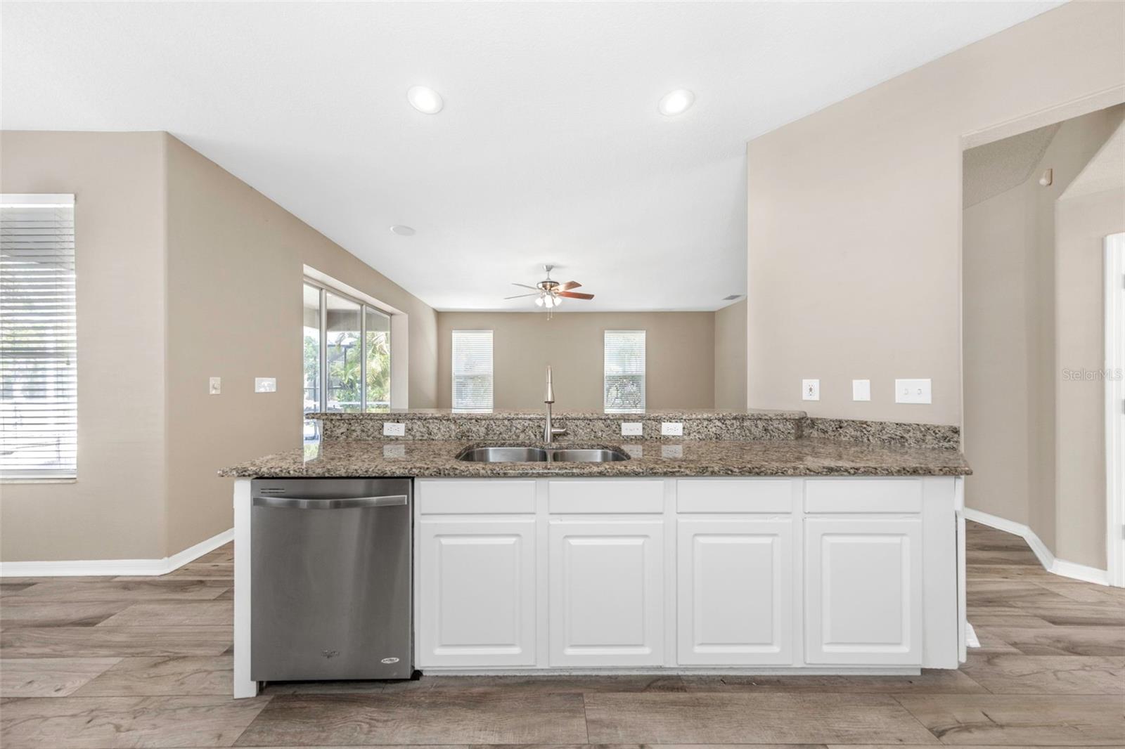 4152 GRANDCHAMP CIR, PALM HARBOR, FL — photo 29