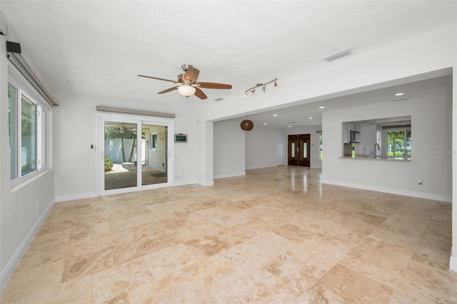 11800 7TH ST E, TREASURE ISLAND, FL — photo 8