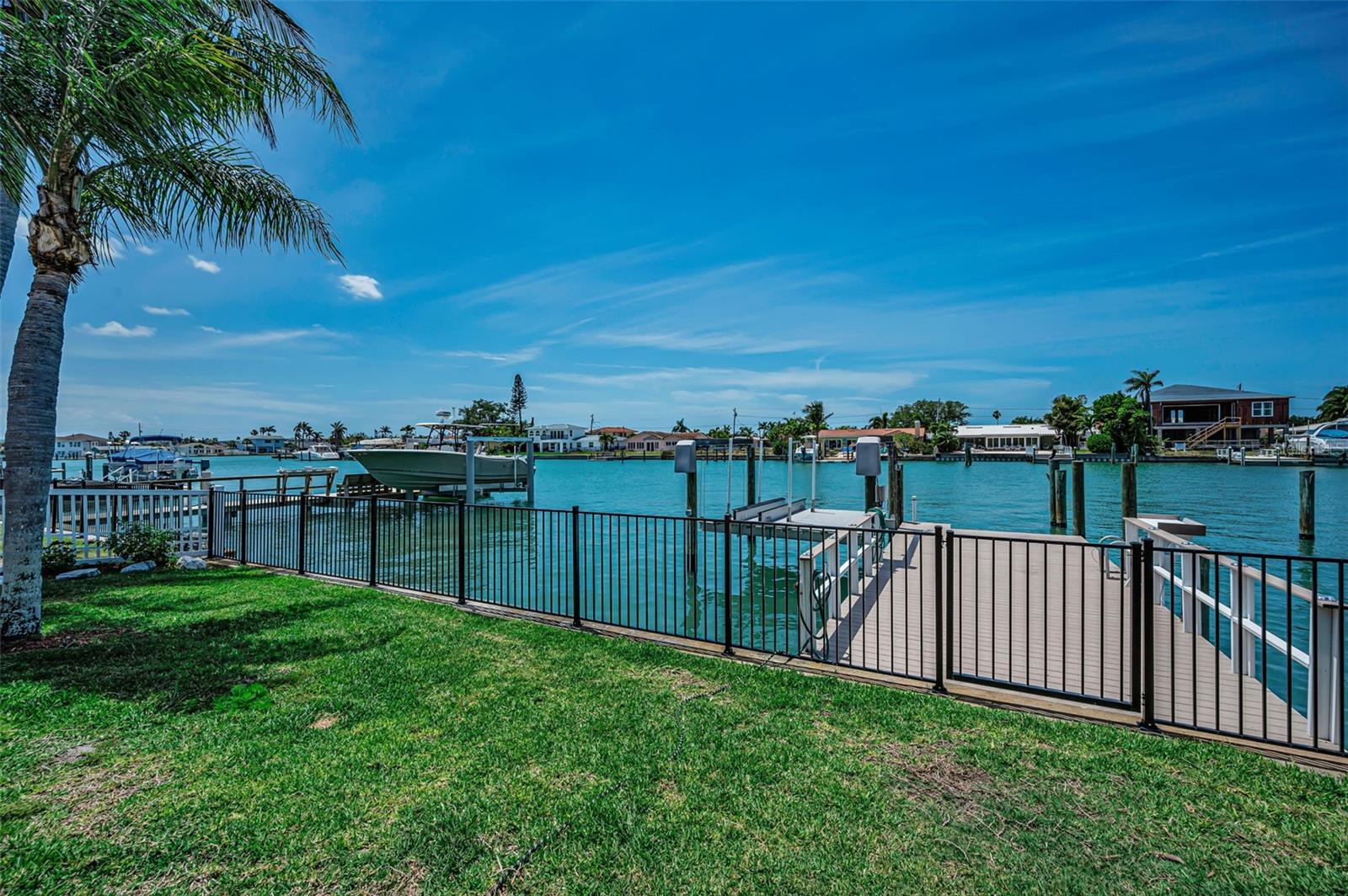 11800 7TH ST E, TREASURE ISLAND, FL — photo 32