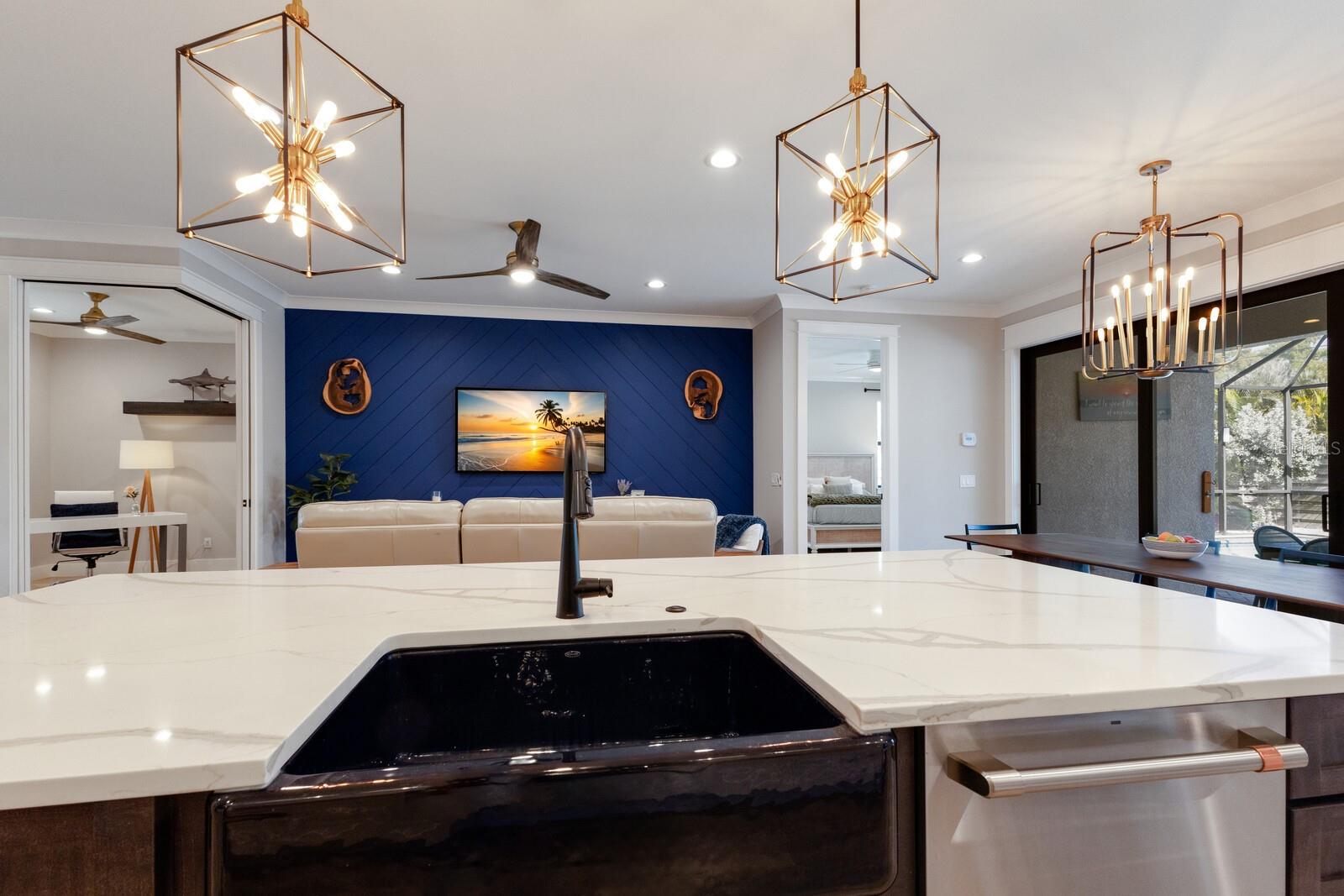 2823 MARSHALL DR, SARASOTA, FL — photo 12