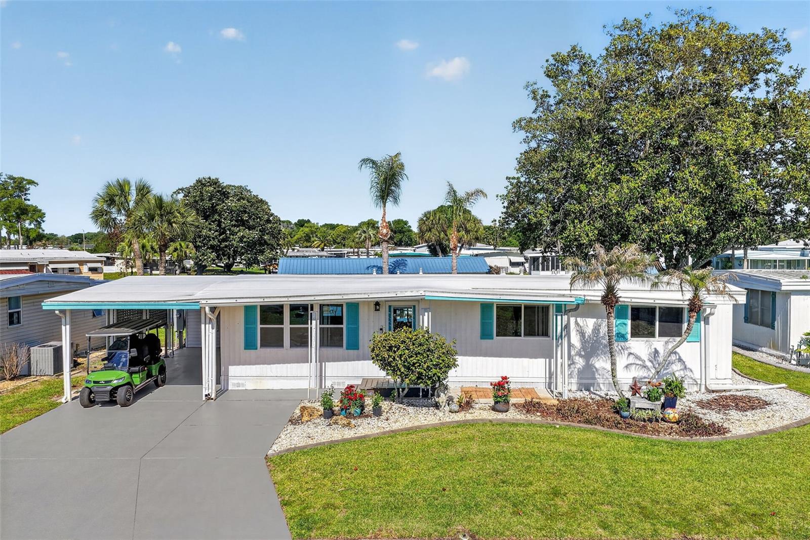1015 SOUTHLAND DR, TAVARES, FL