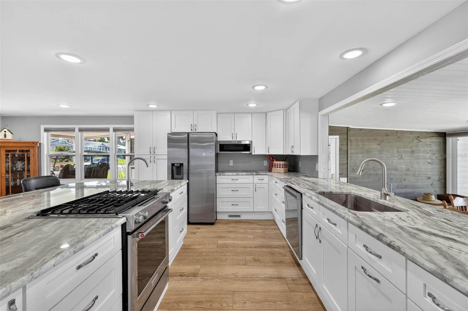 1015 SOUTHLAND DR, TAVARES, FL — photo 19