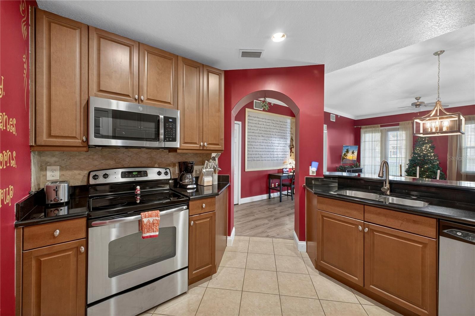7521 MOURNING DOVE CIR #103, REUNION, FL — photo 12