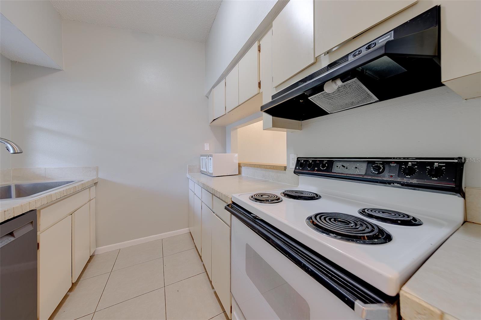 1109 E ROHE ST #A & B, TARPON SPRINGS, FL — photo 8