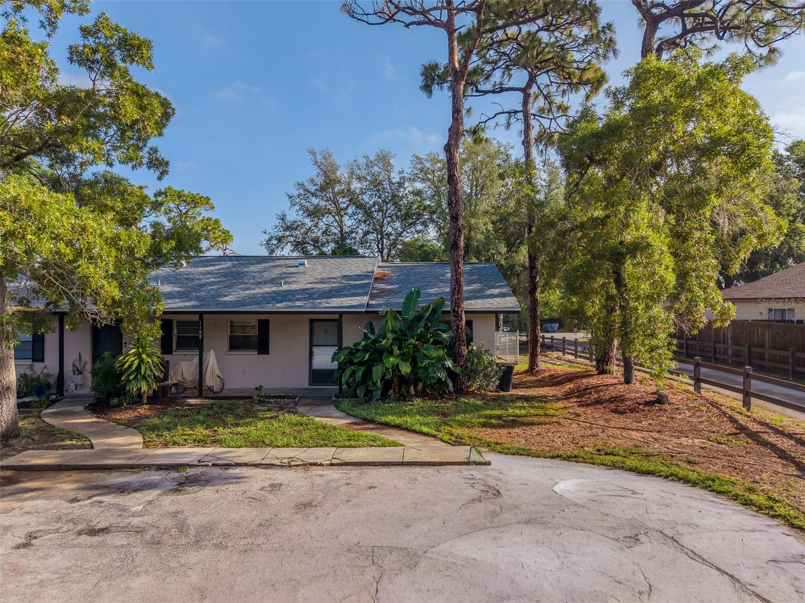 1109 E ROHE ST #A & B, TARPON SPRINGS, FL — photo 42