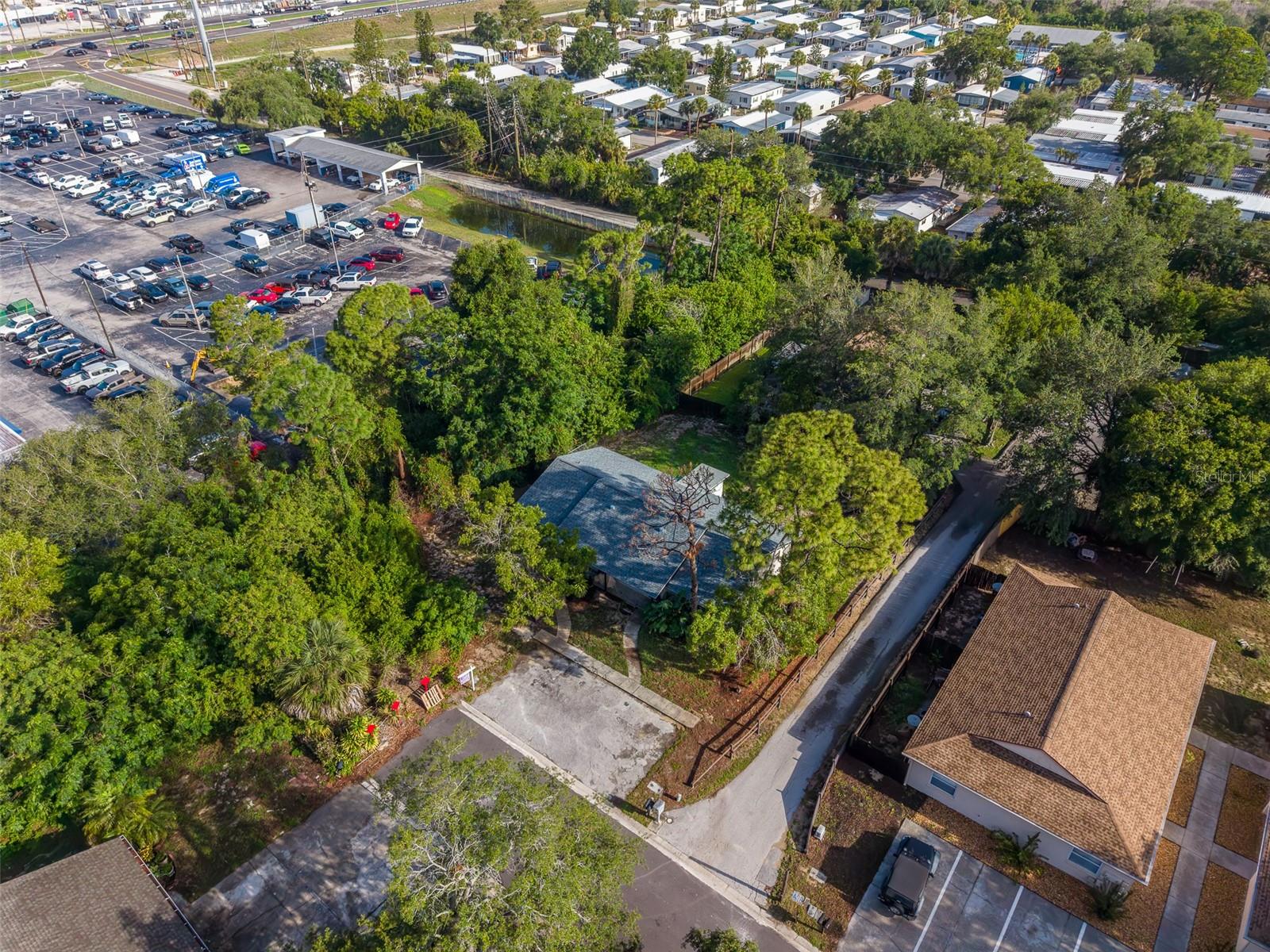 1109 E ROHE ST #A & B, TARPON SPRINGS, FL — photo 48