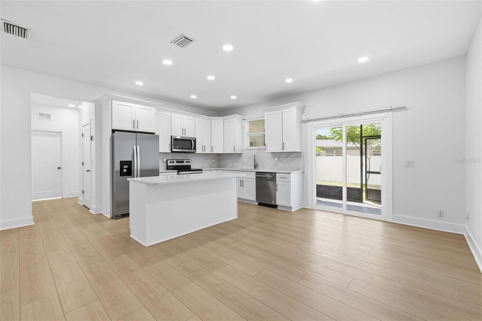 4401 COBIA DR SE, ST PETERSBURG, FL — photo 4