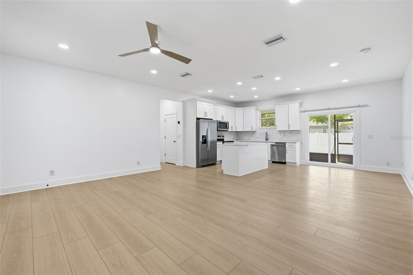 4401 COBIA DR SE, ST PETERSBURG, FL — photo 9