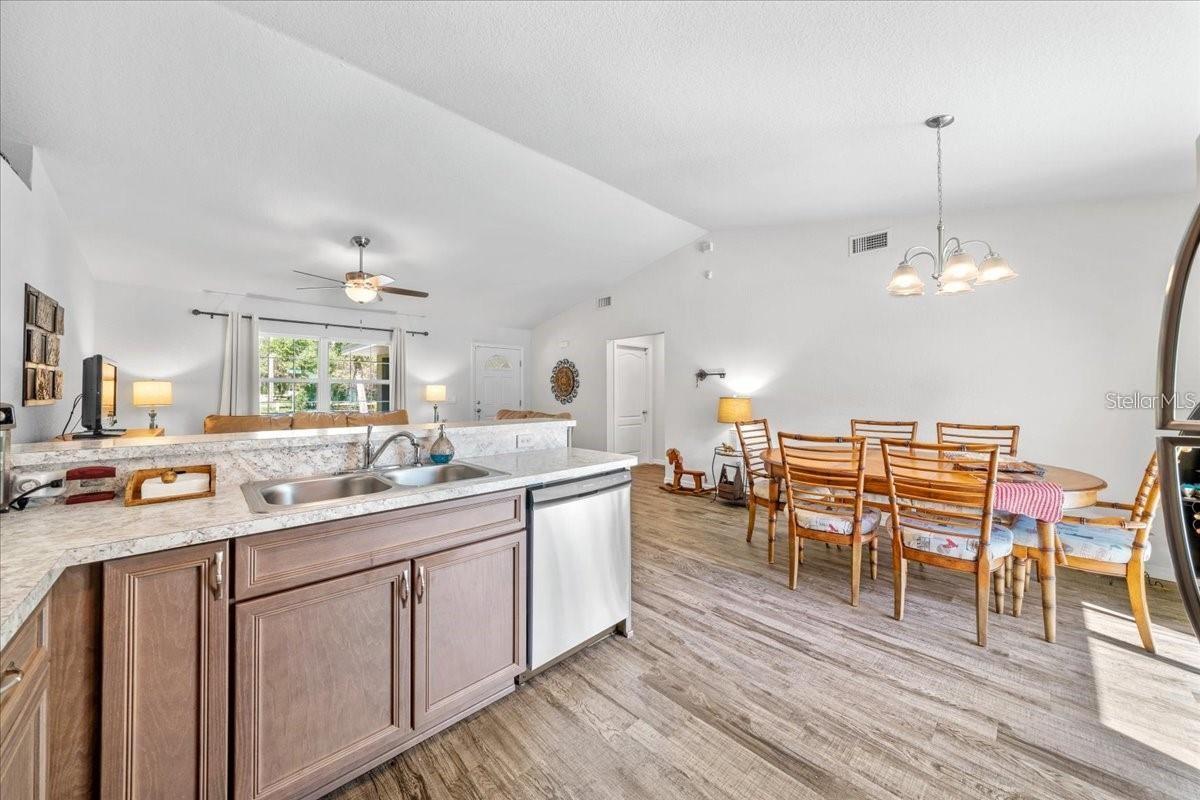 543 N ROOKS AVE, INVERNESS, FL — photo 4