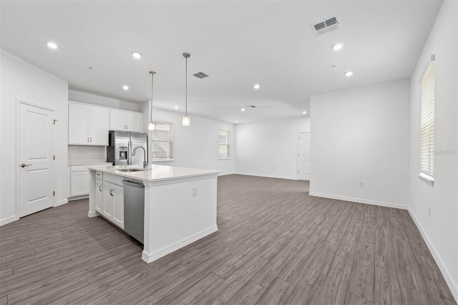 4718 INNER WORLD LN, WESLEY CHAPEL, FL — photo 6