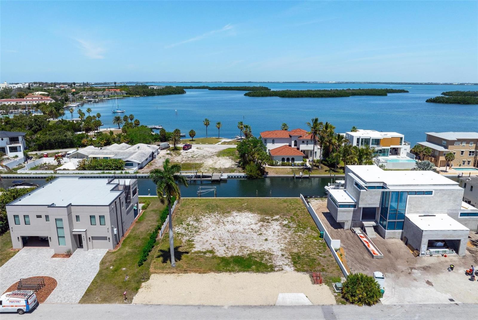 581 ROUNTREE DR, LONGBOAT KEY, FL — photo 7