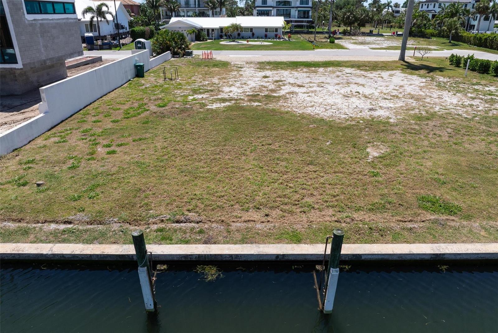 581 ROUNTREE DR, LONGBOAT KEY, FL — photo 11