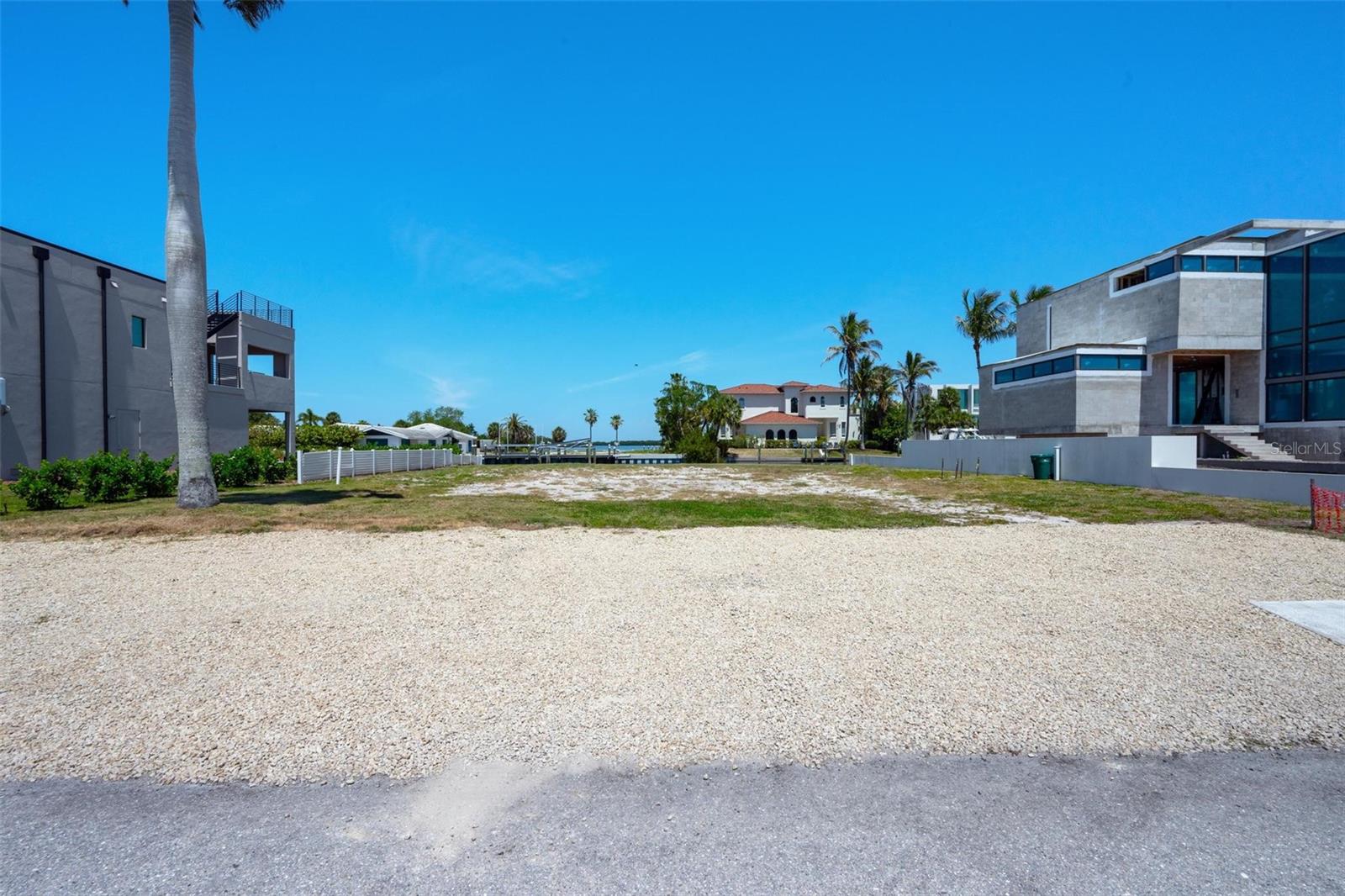 581 ROUNTREE DR, LONGBOAT KEY, FL — photo 17
