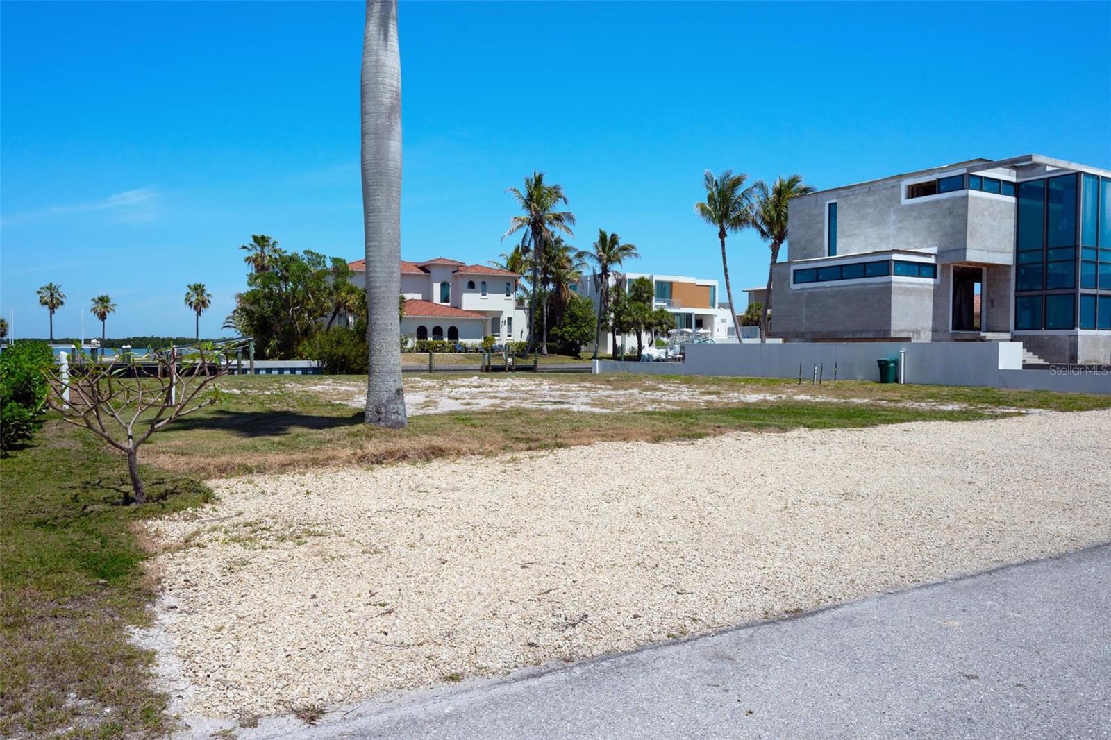 581 ROUNTREE DR, LONGBOAT KEY, FL — photo 18