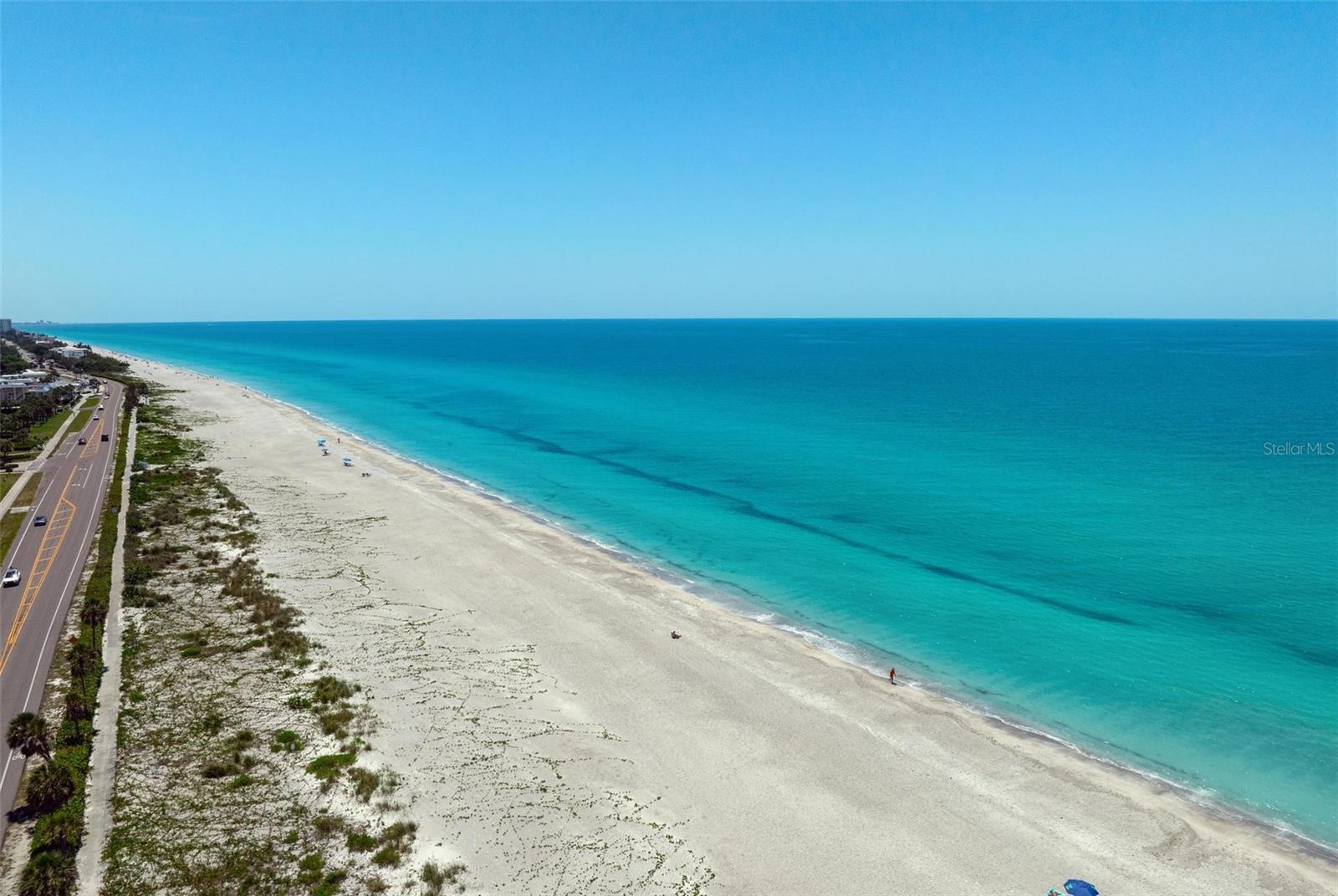 581 ROUNTREE DR, LONGBOAT KEY, FL — photo 28