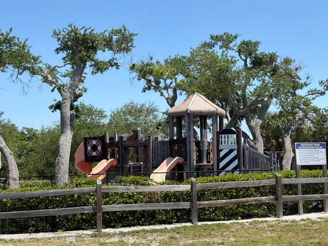 581 ROUNTREE DR, LONGBOAT KEY, FL — photo 40