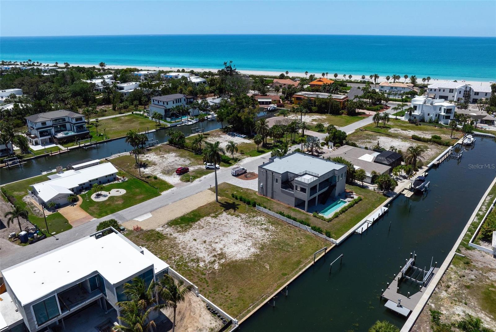 581 ROUNTREE DR, LONGBOAT KEY, FL — photo 46