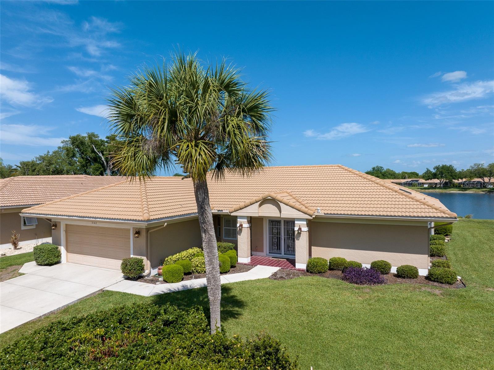 3162 E VILLAGE DR, VENICE, FL