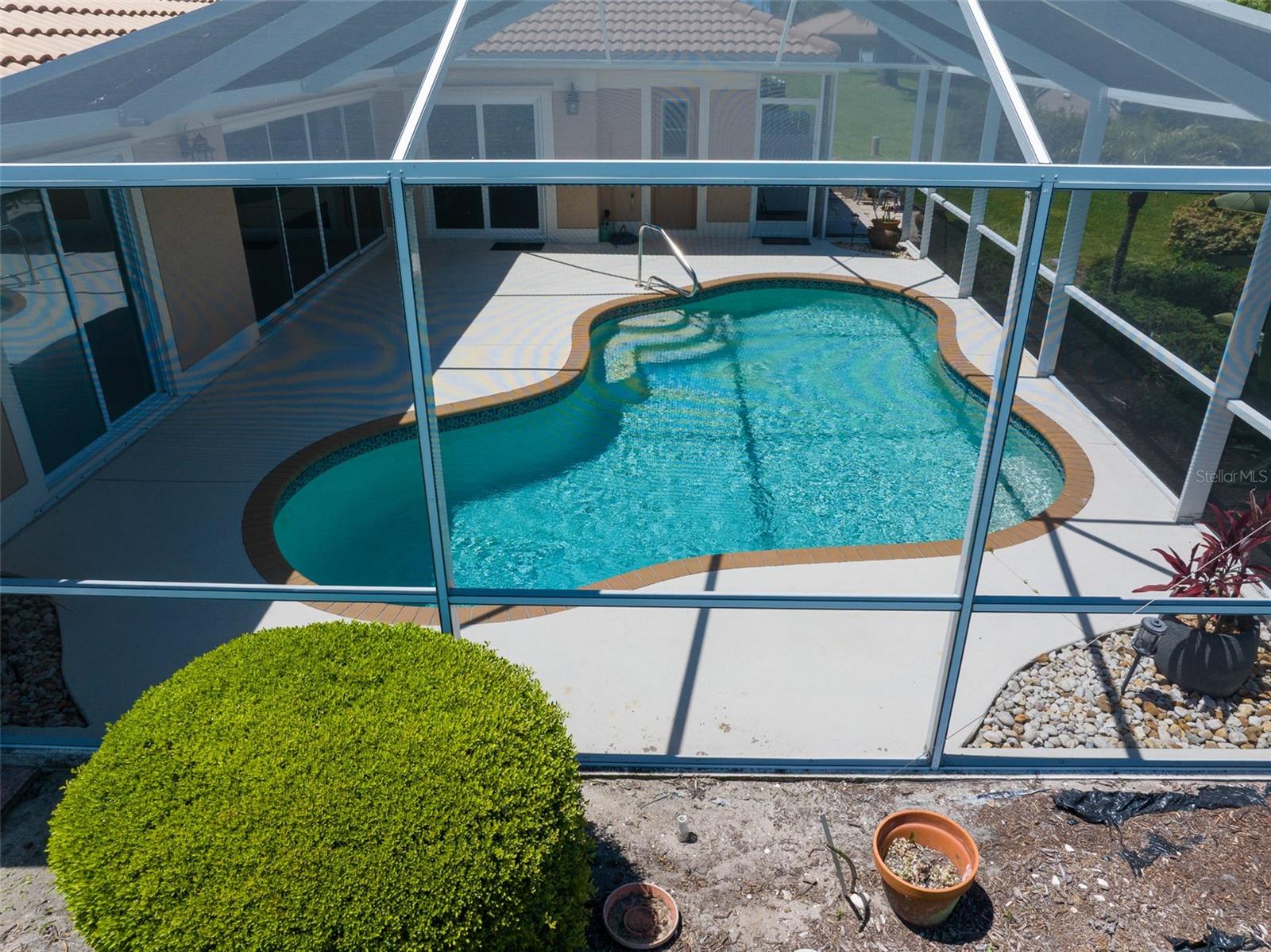 3162 E VILLAGE DR, VENICE, FL — photo 2