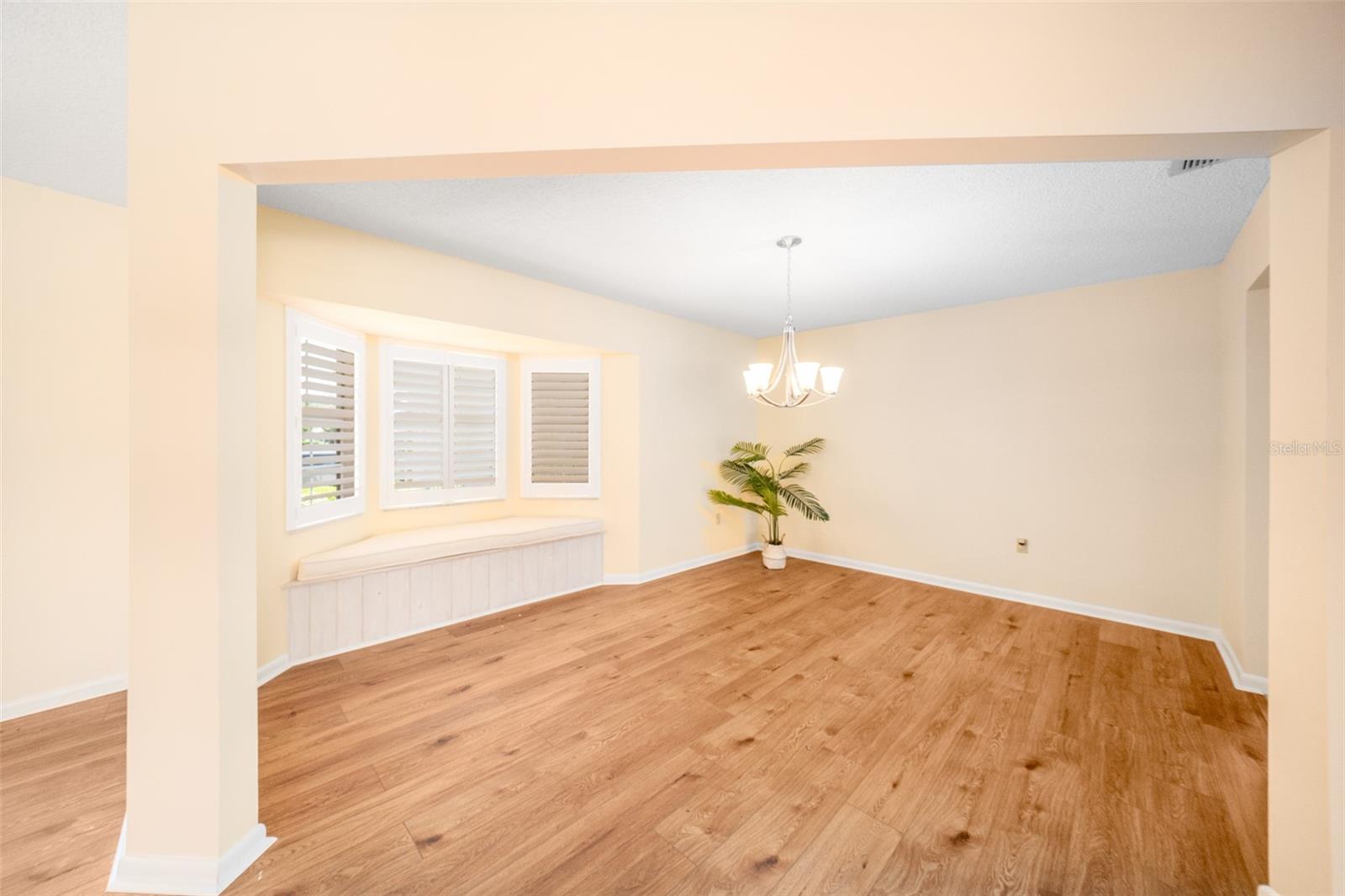 3162 E VILLAGE DR, VENICE, FL — photo 11