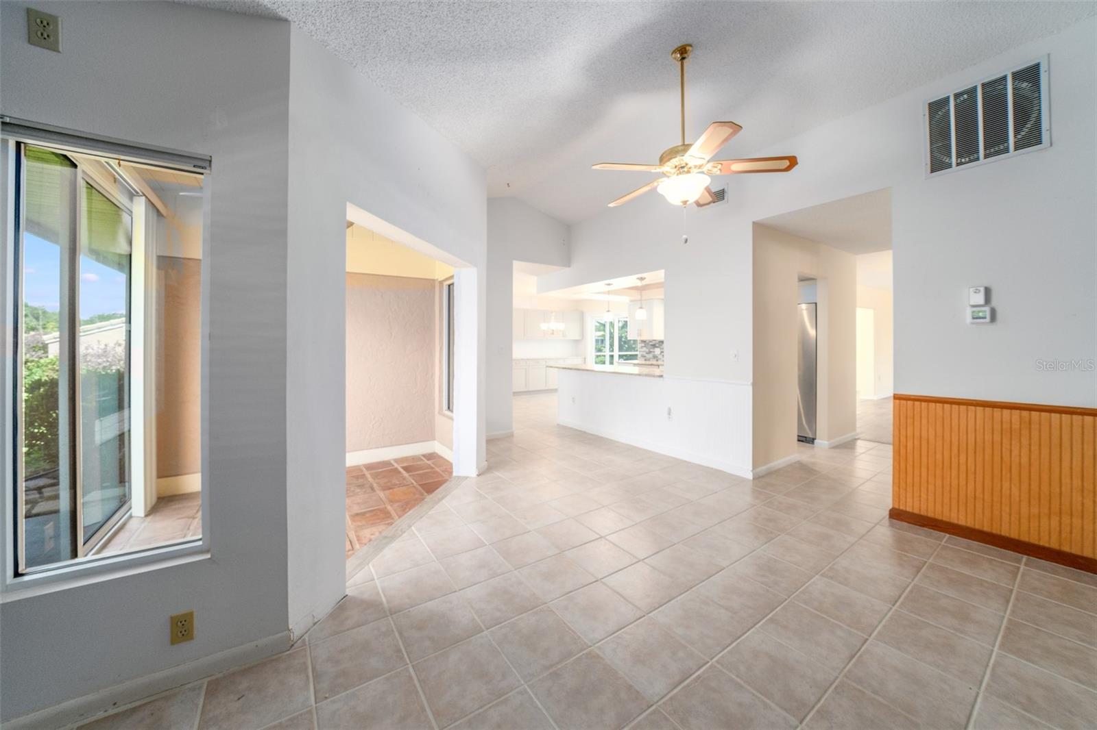 3162 E VILLAGE DR, VENICE, FL — photo 19