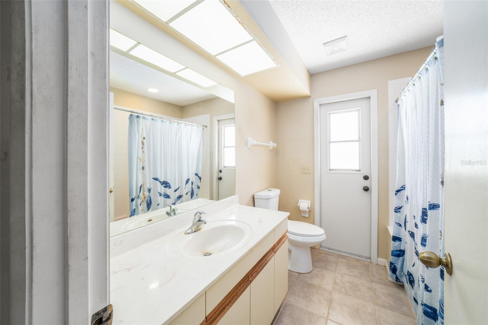 3162 E VILLAGE DR, VENICE, FL — photo 26