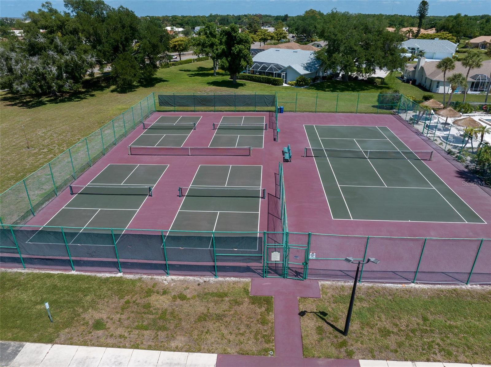 3162 E VILLAGE DR, VENICE, FL — photo 44