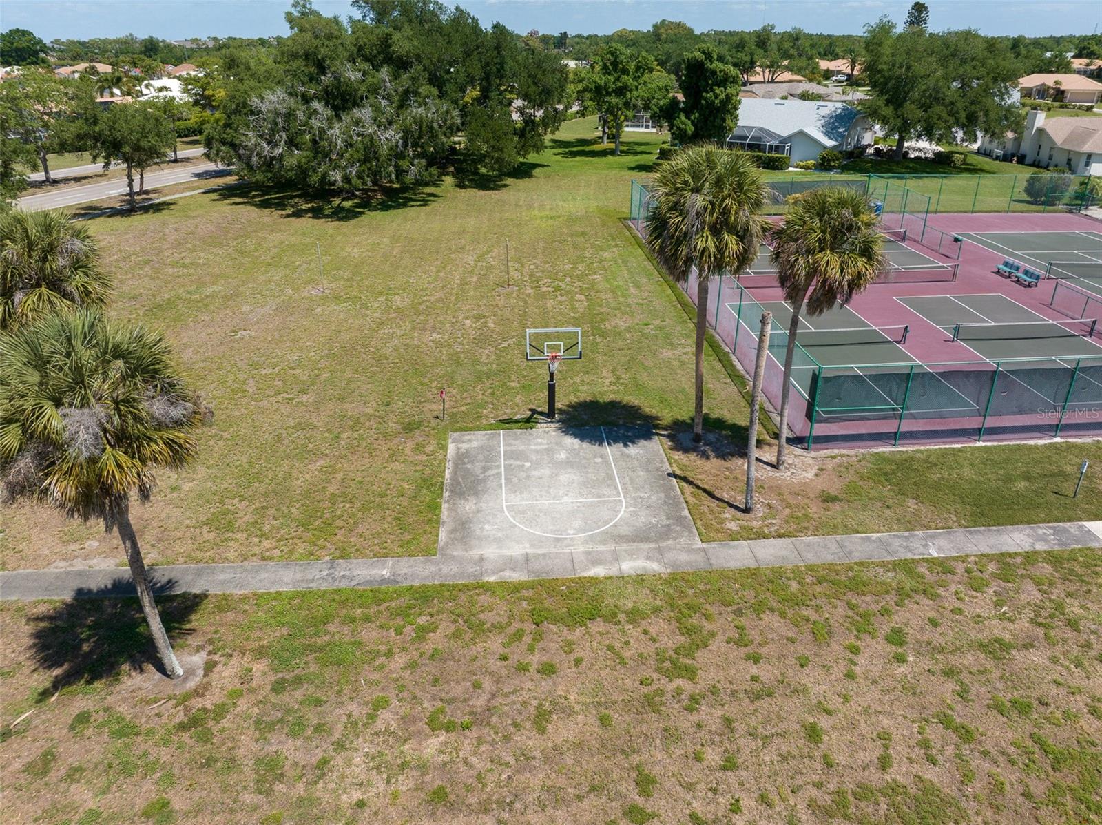 3162 E VILLAGE DR, VENICE, FL — photo 45