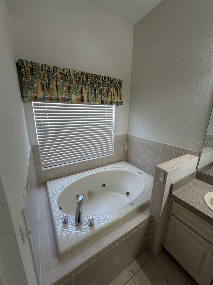11855 TEE TIME CIR, NEW PORT RICHEY, FL — photo 10