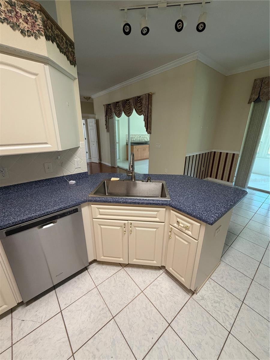 11855 TEE TIME CIR, NEW PORT RICHEY, FL — photo 17