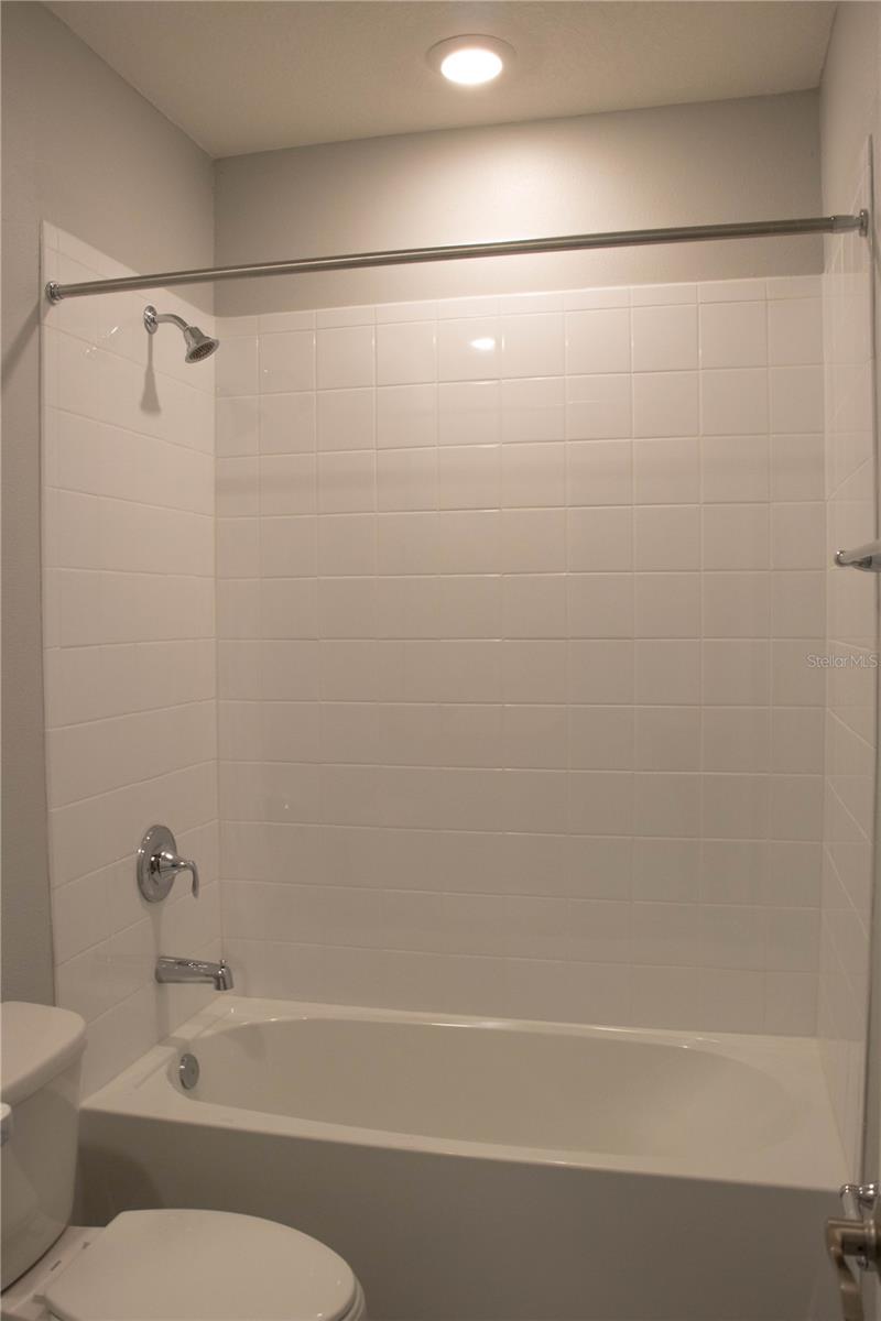 8004 PRAISE DR, TAMPA, FL — photo 24