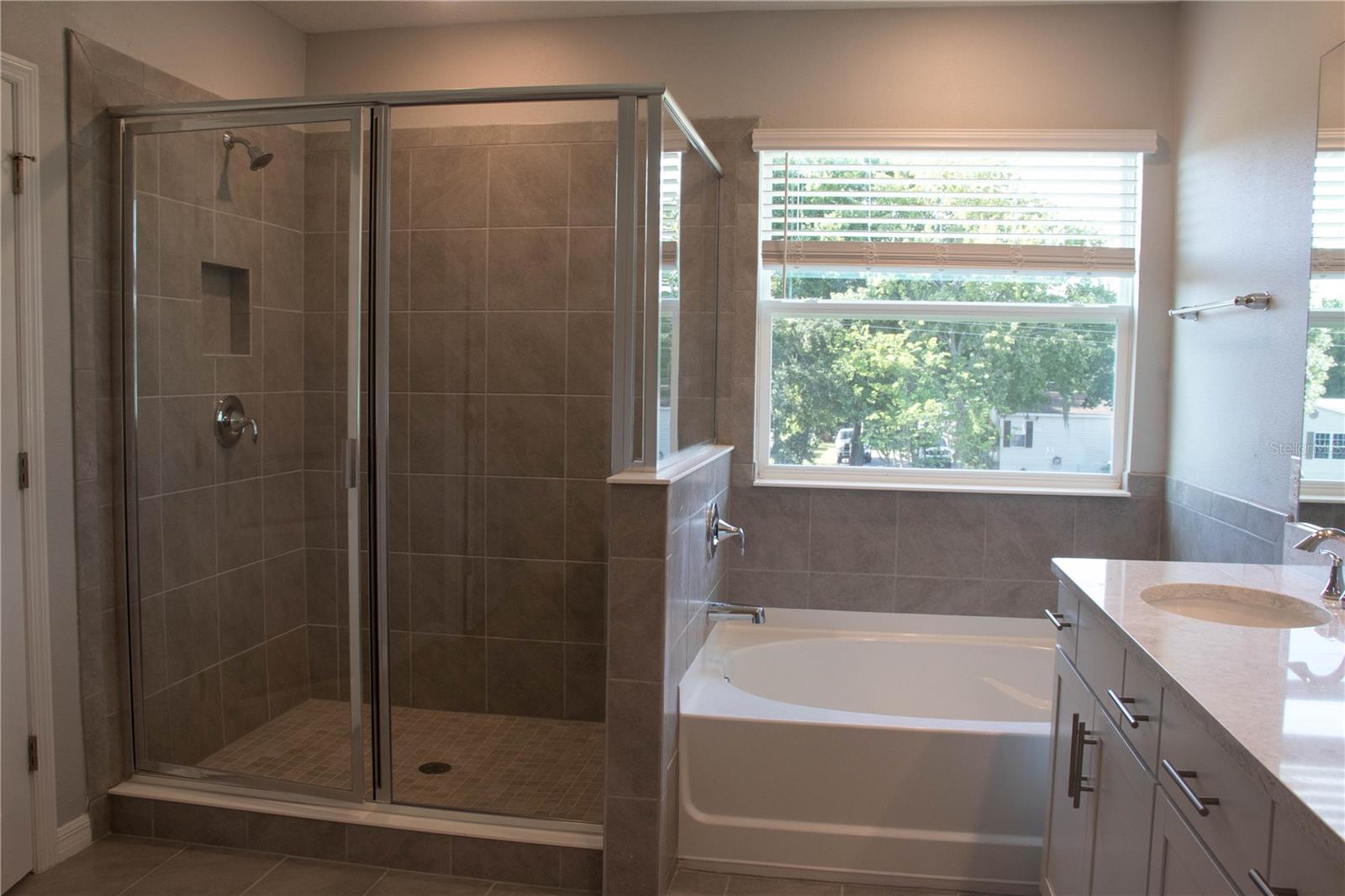 8004 PRAISE DR, TAMPA, FL — photo 31
