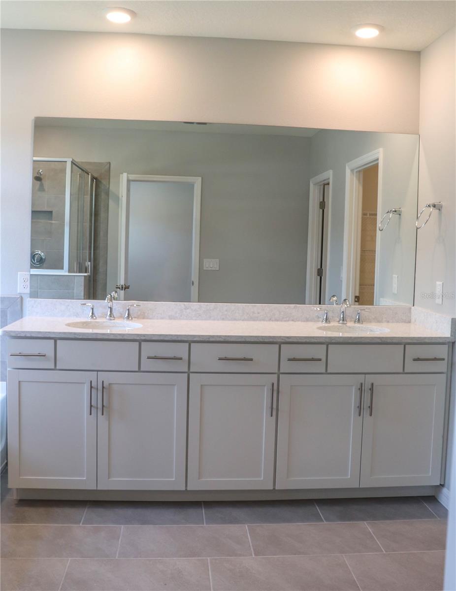 8004 PRAISE DR, TAMPA, FL — photo 34