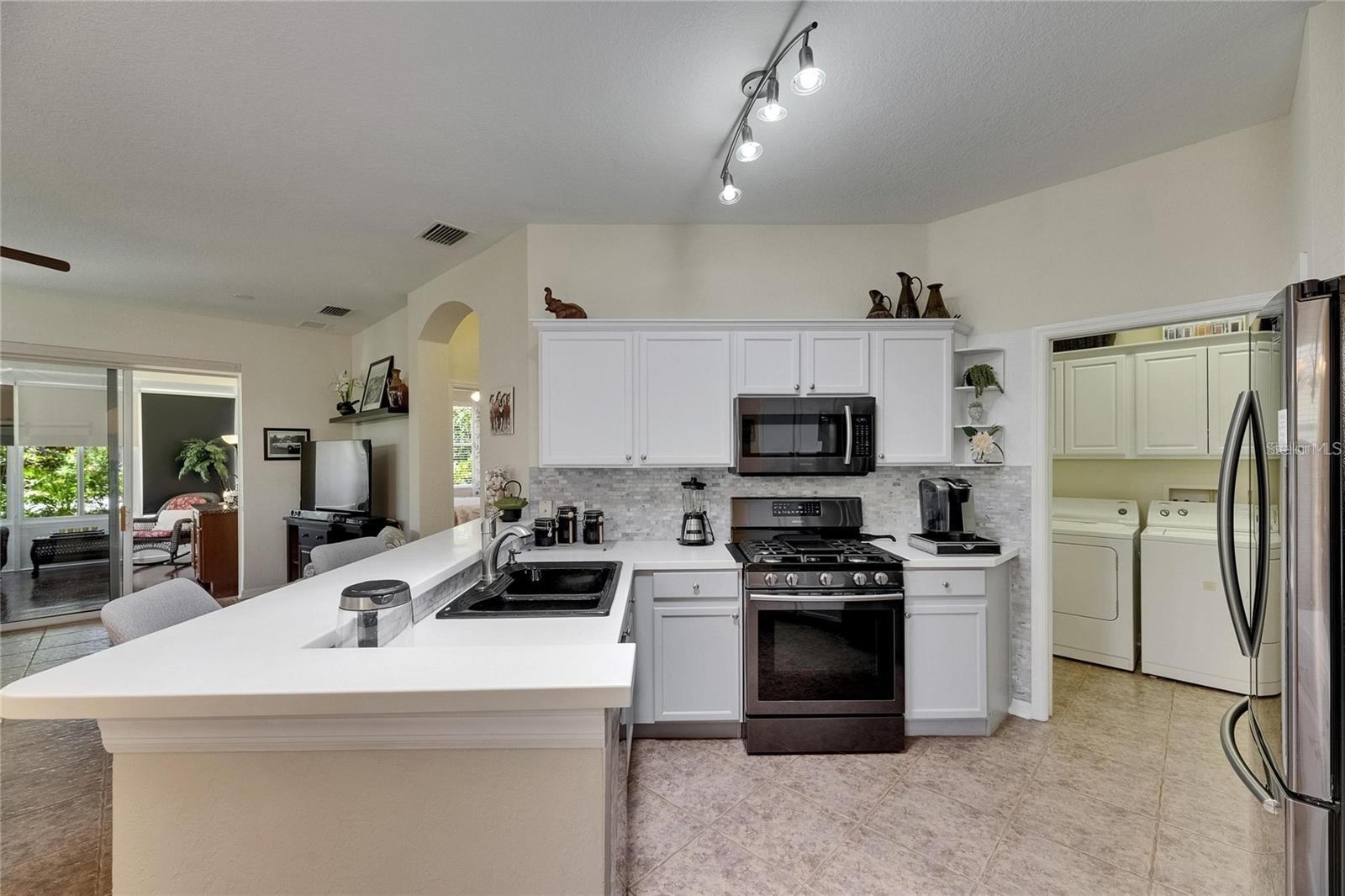 2068 SIFIELD GREENS WAY, SUN CITY CENTER, FL — photo 12