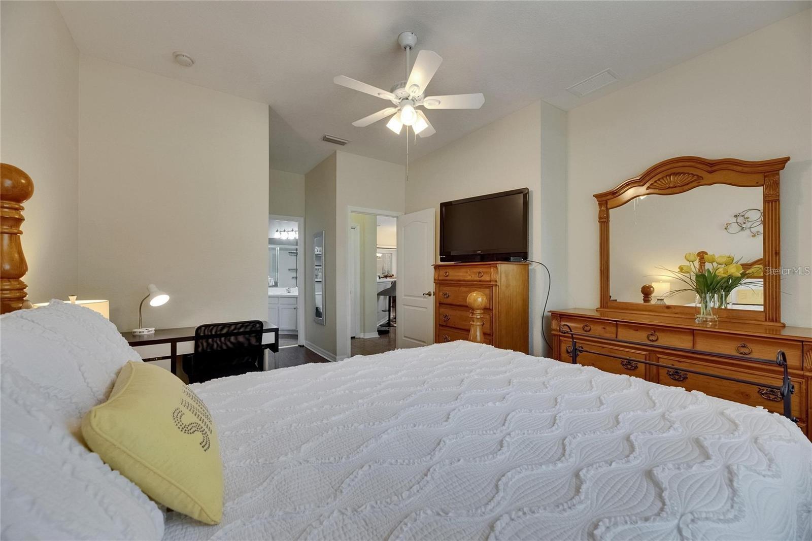 2068 SIFIELD GREENS WAY, SUN CITY CENTER, FL — photo 27