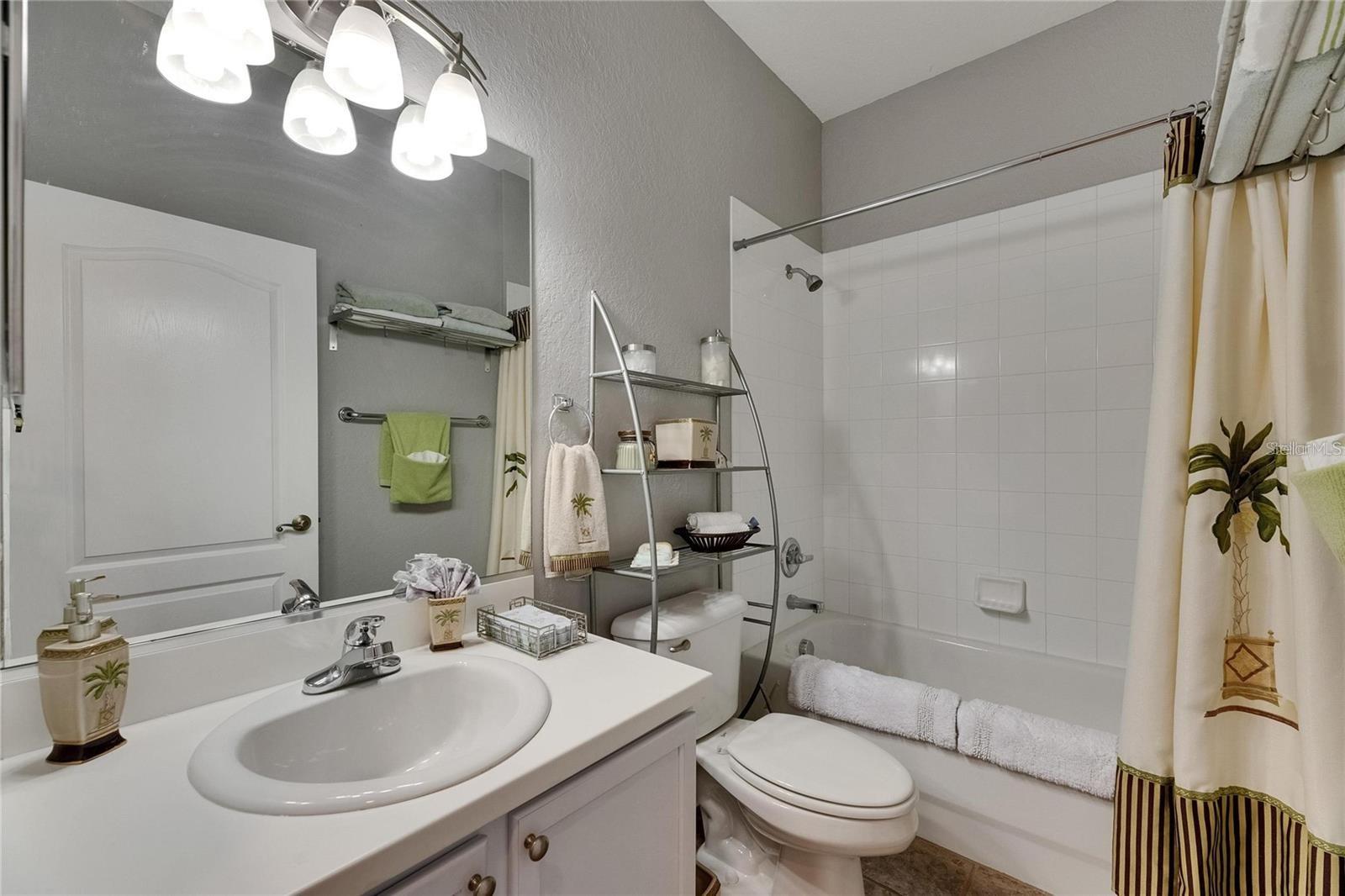 2068 SIFIELD GREENS WAY, SUN CITY CENTER, FL — photo 33