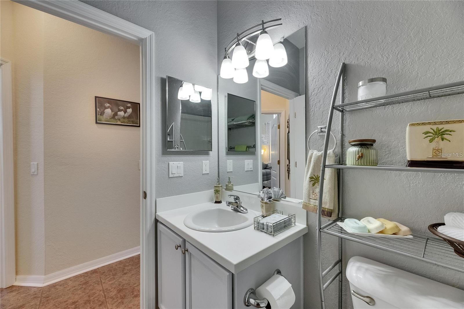 2068 SIFIELD GREENS WAY, SUN CITY CENTER, FL — photo 34