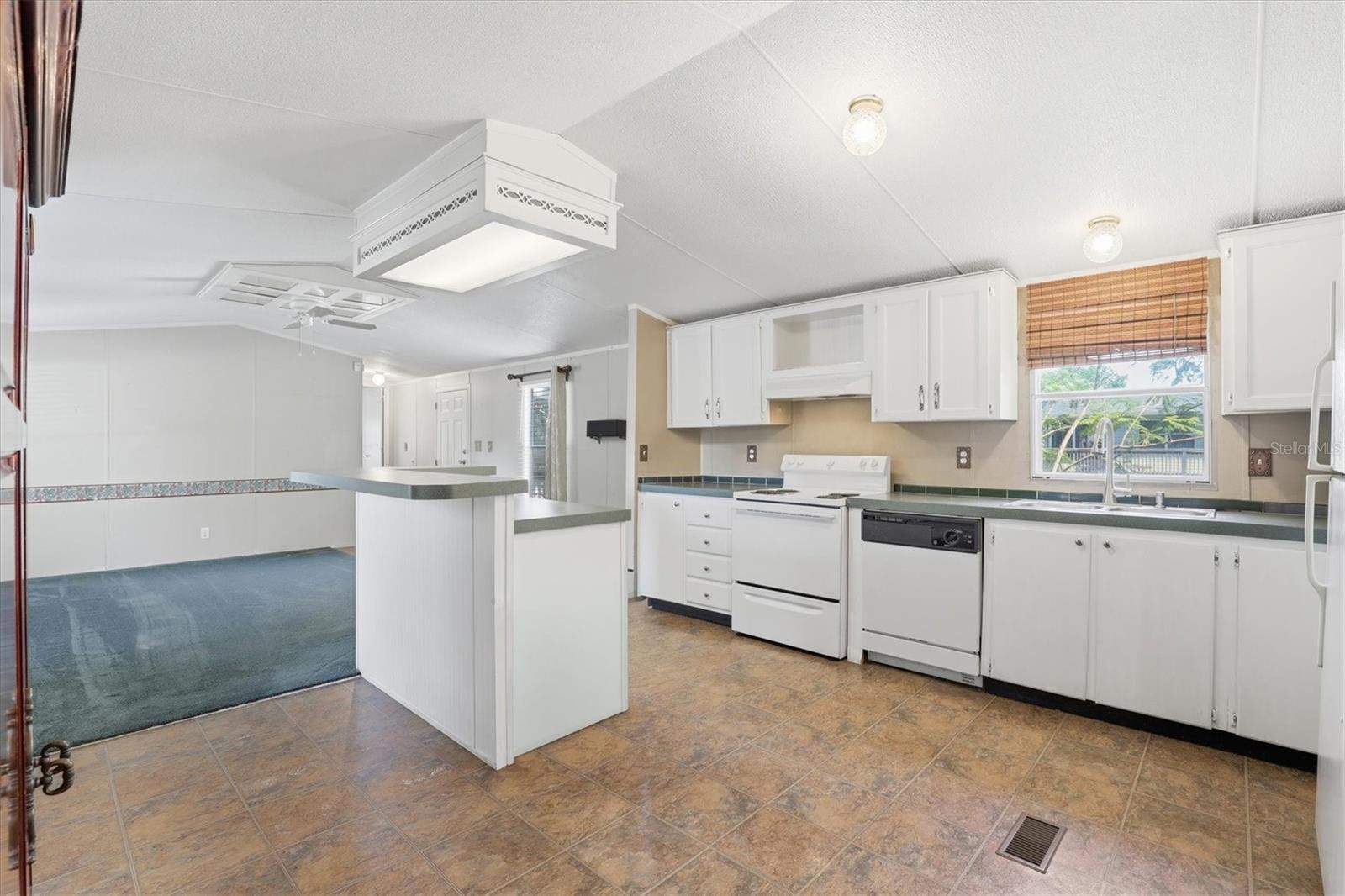 6169 WAVERLY RD, WEEKI WACHEE, FL — photo 33