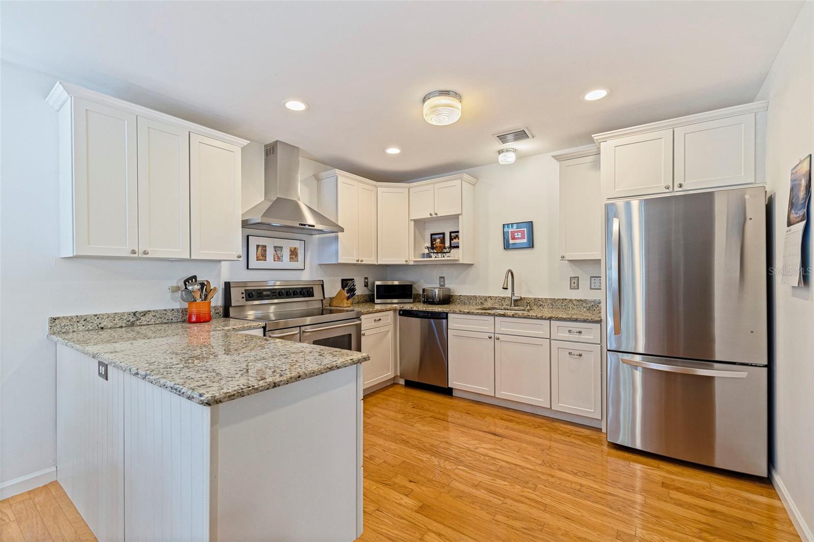 1055 MONTICELLO BLVD N, ST PETERSBURG, FL — photo 21
